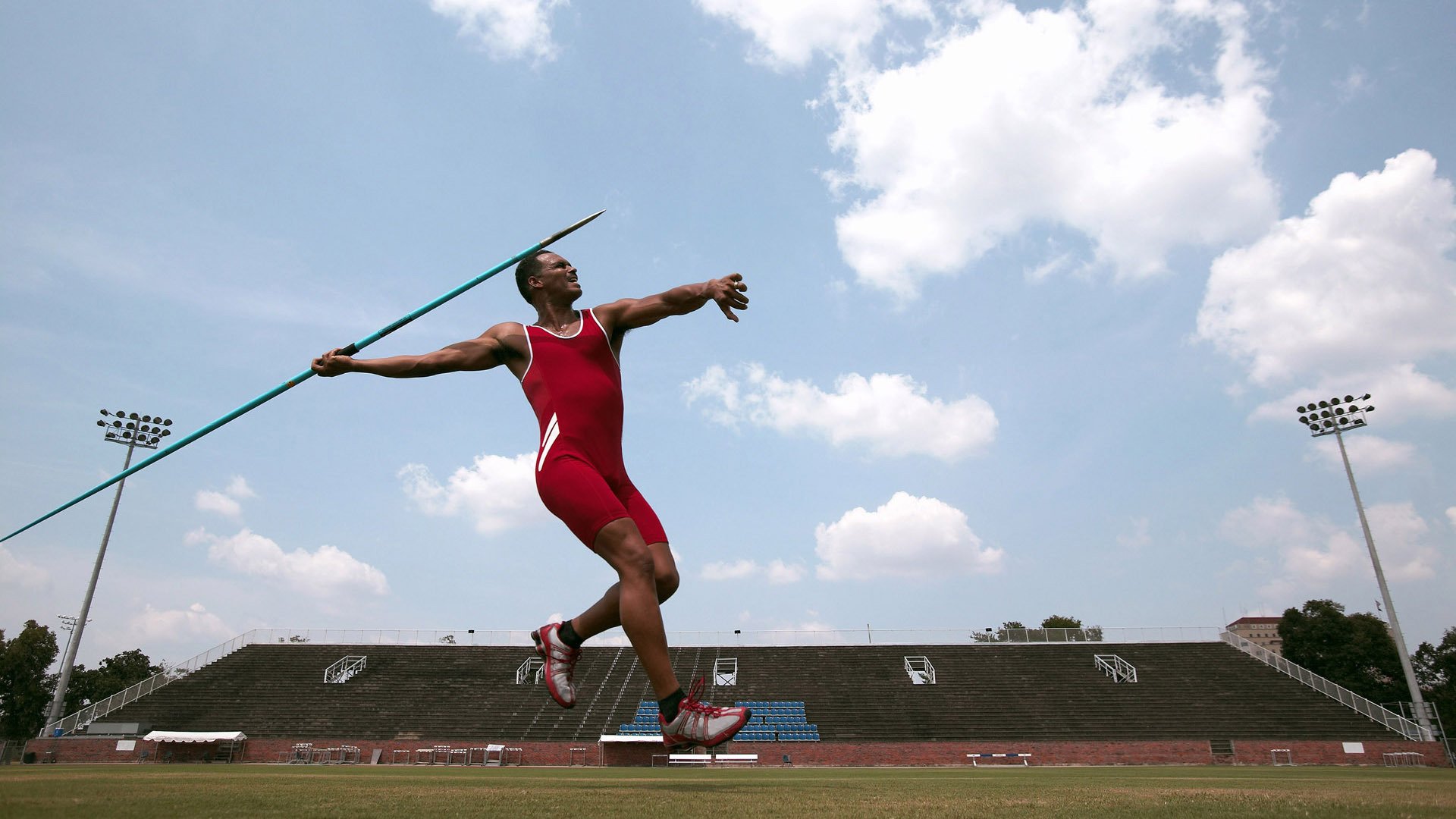 世界杯技术分析：如何应对高空球威胁？